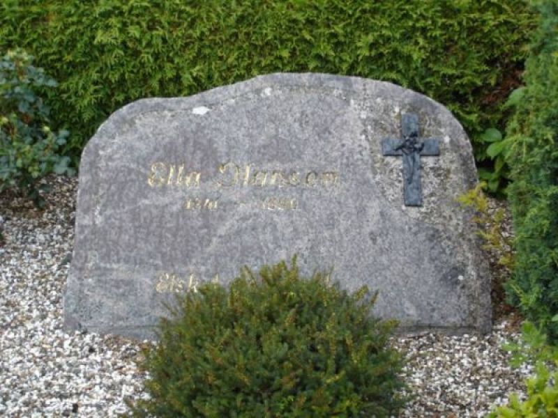 Ella Hansen.jpg